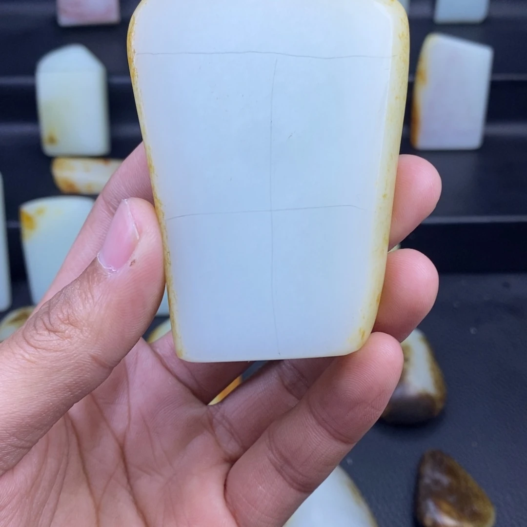 未镶嵌吊坠定制和田玉小***叶