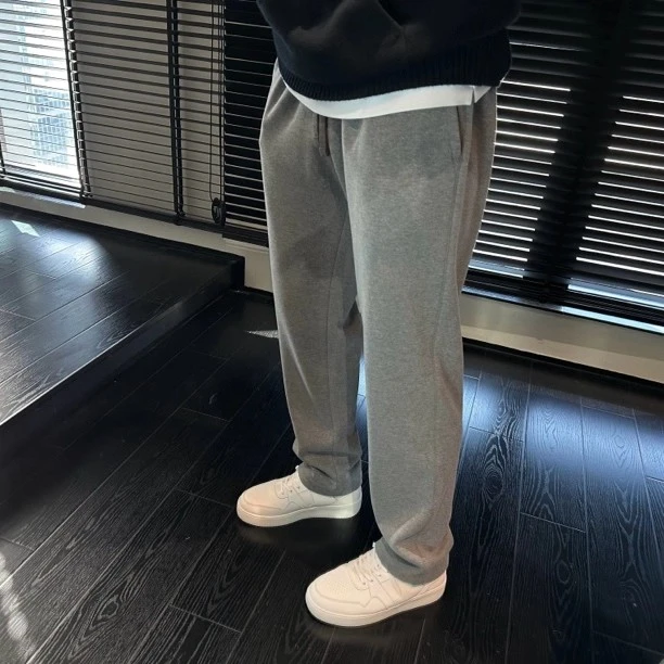 仓石一树2025秋冬季高品质美式阔腿直筒灰色运动裤男轻奢痞帅男裤
