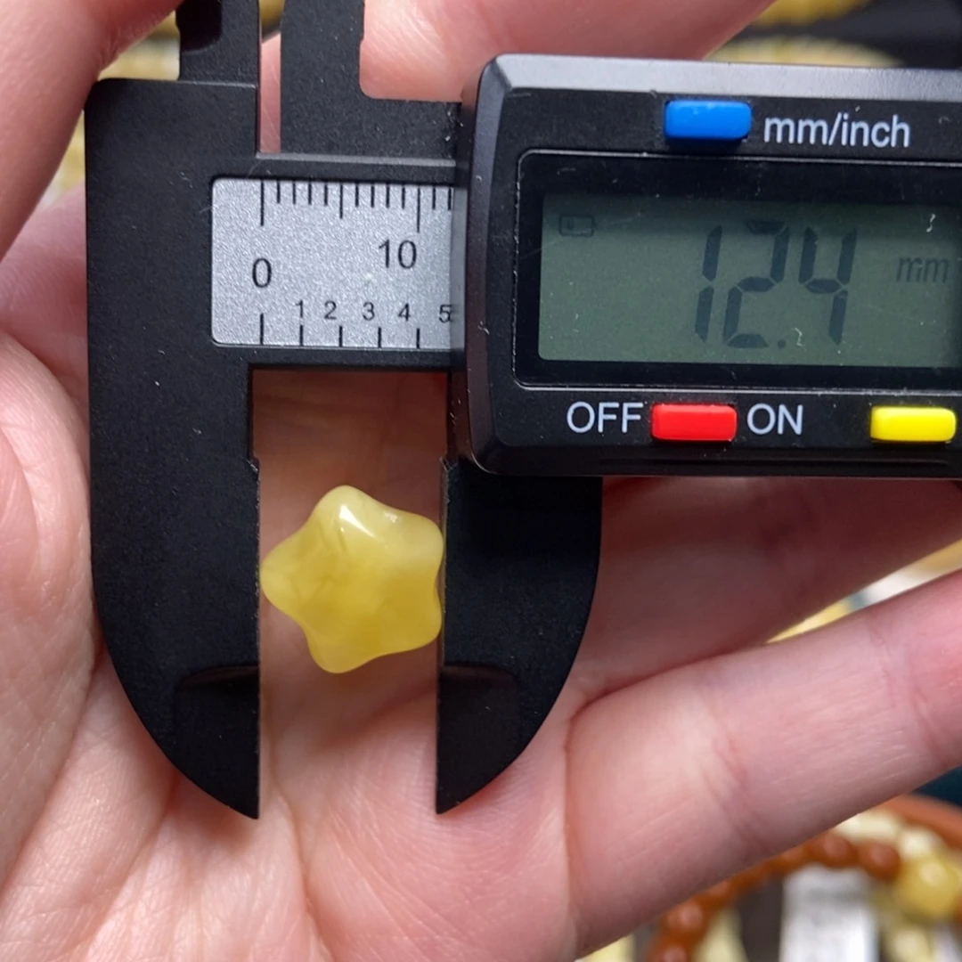 蜜蜡未镶嵌珠宝奇石