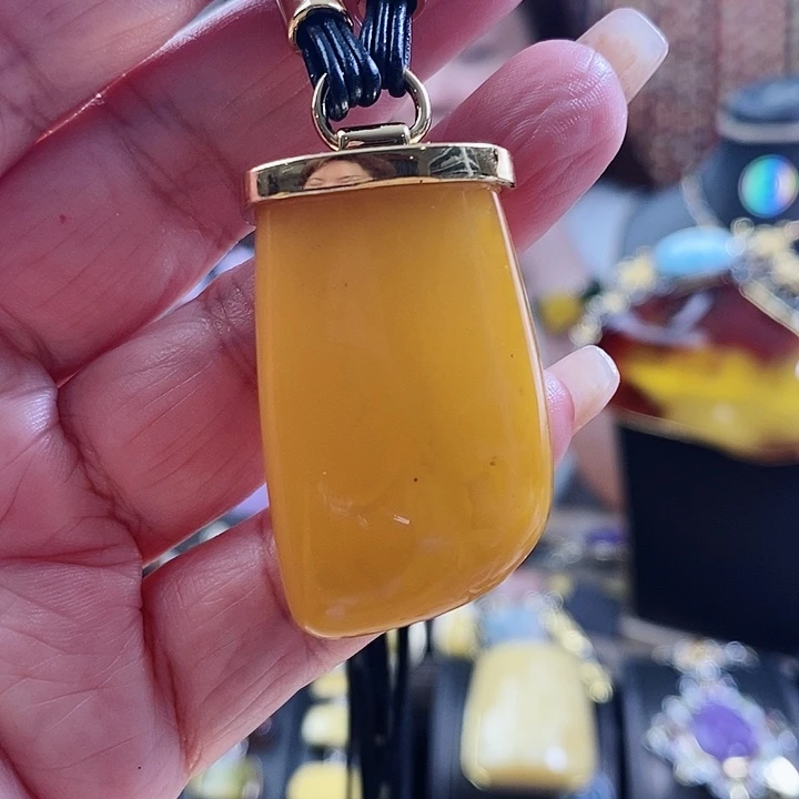 琥珀颈饰银S925镶嵌吊坠