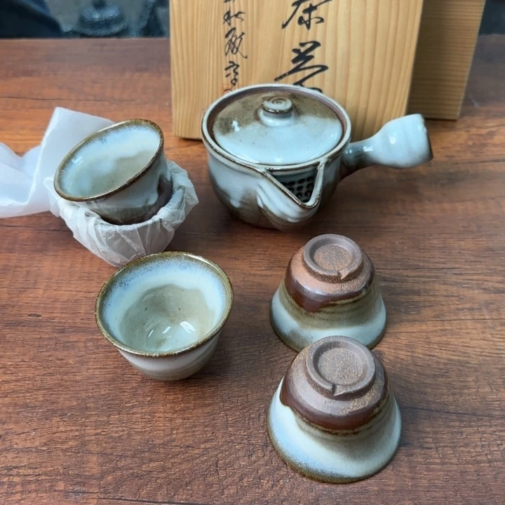 一个陶瓷物件哈哈哈哈