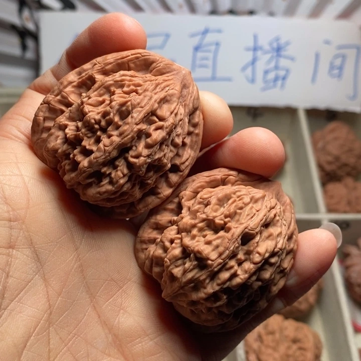 文玩核桃吊坠雷***杰虎头