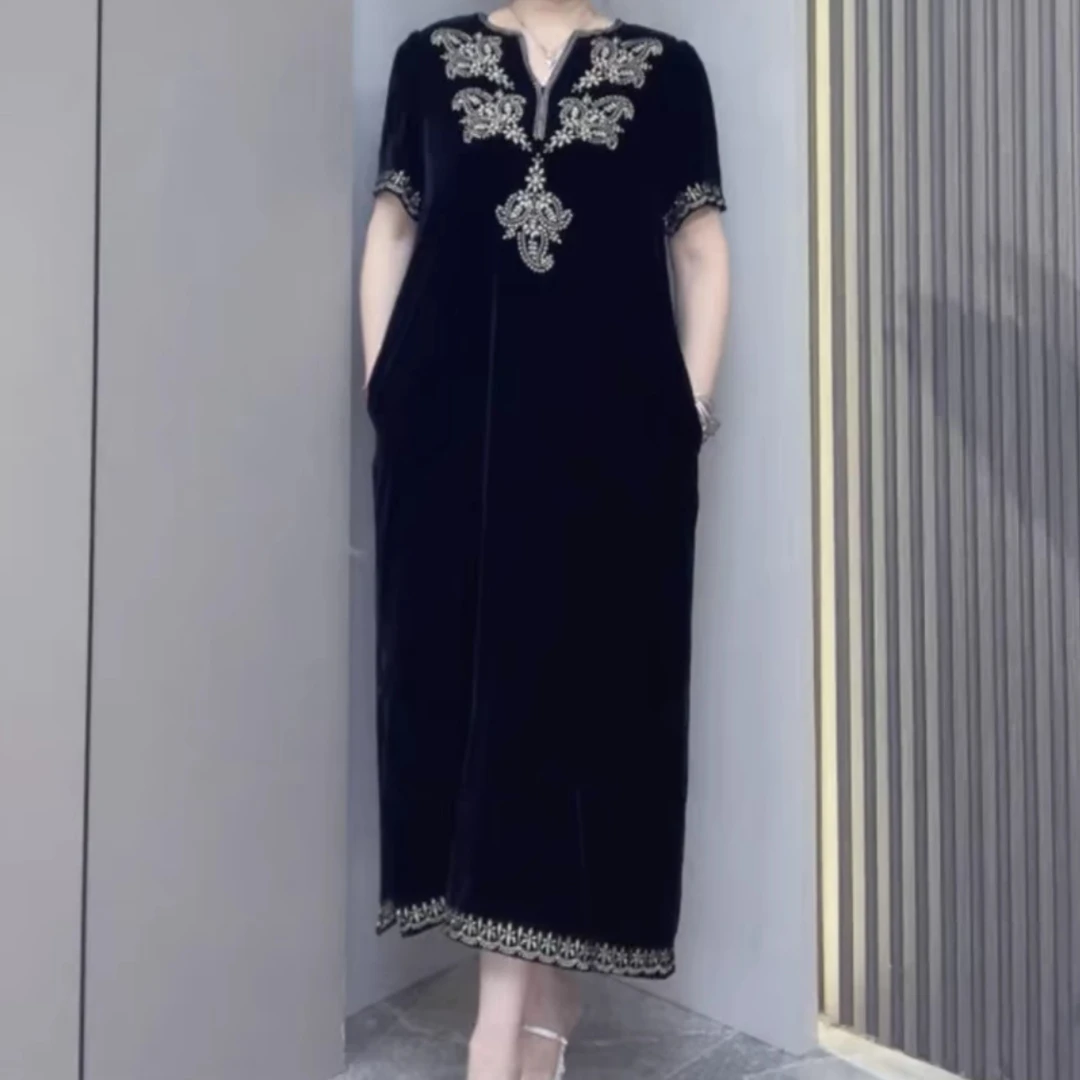 波西米亚风套头裙V领刺绣连衣裙女装气质裙子优雅轻奢洋气中长款