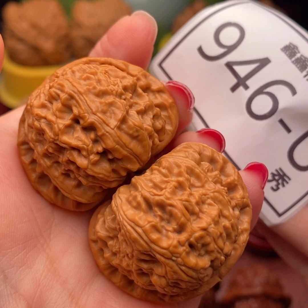 桃核把件白狮子……