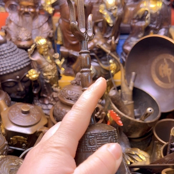 铜1225667899767889877