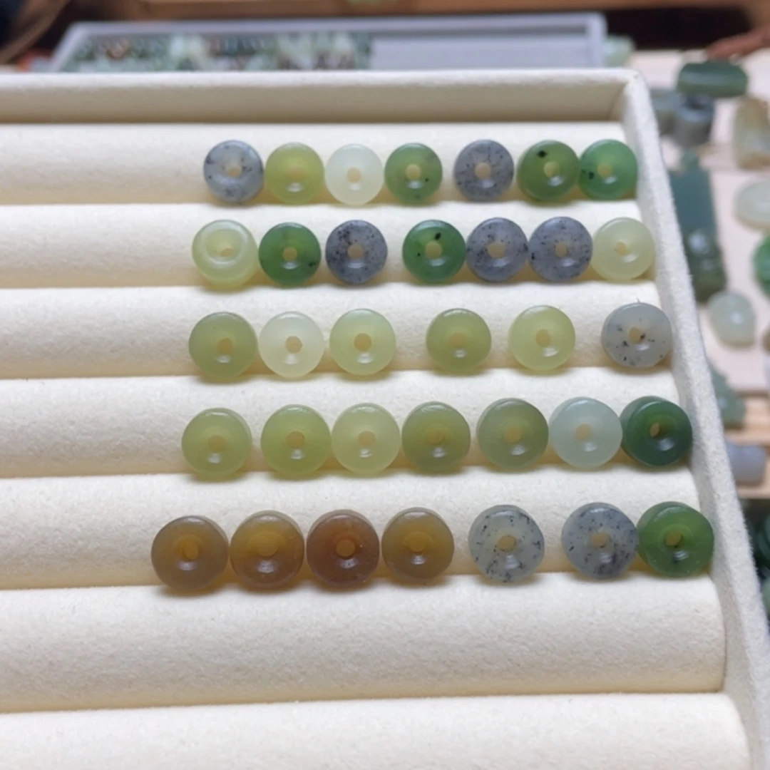 和田玉未镶嵌吊坠(不含链)一个