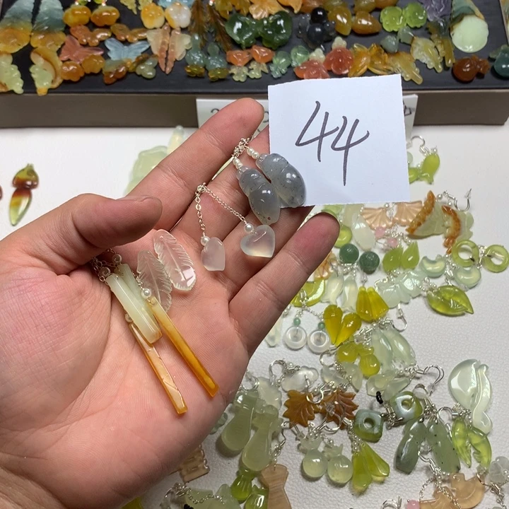 招***）合金蛇纹石玉耳钉