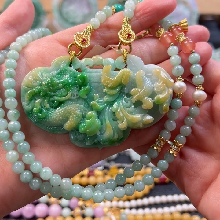 翡翠未镶嵌颈饰吊坠