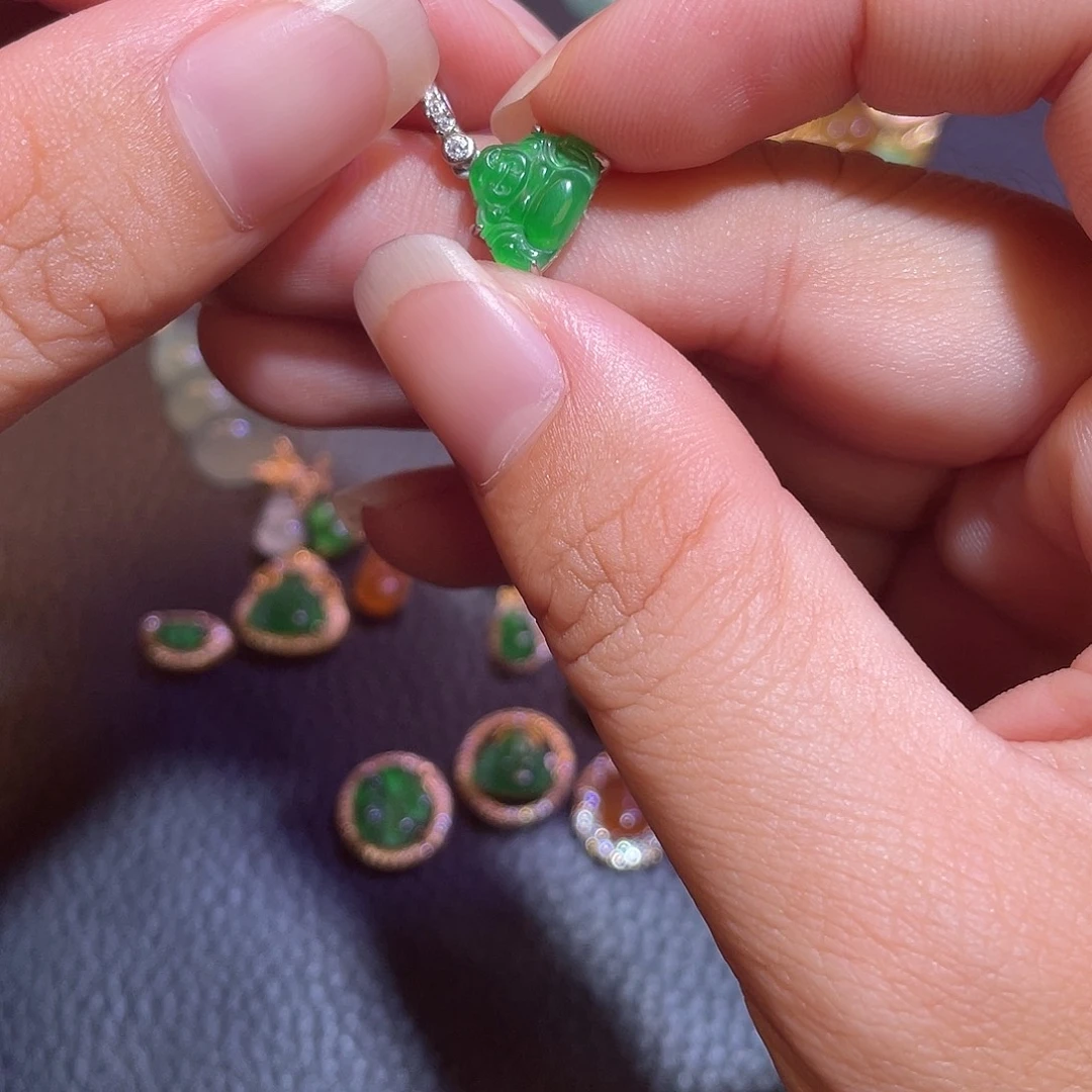 翡翠银S925镶嵌颈饰