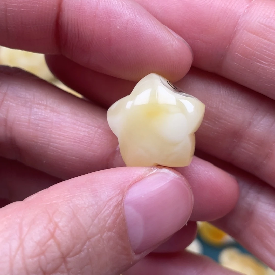 未镶嵌琥珀裸石蜜蜡