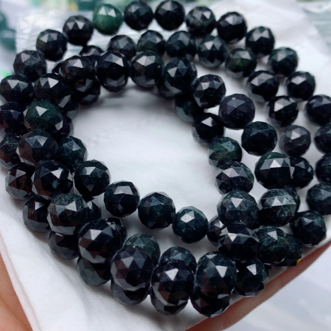 翡翠项链未镶嵌翡翠