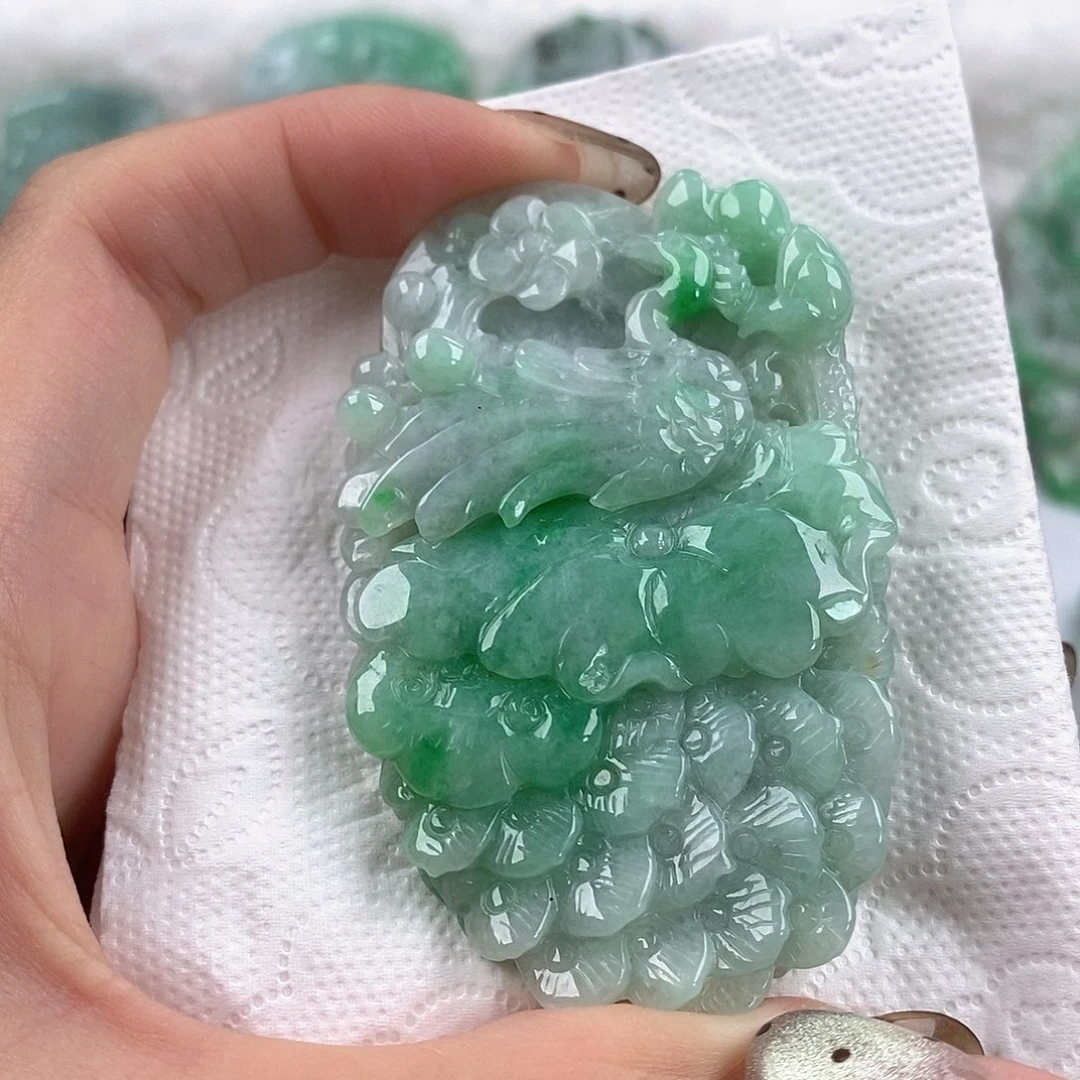 翡翠未镶嵌颈饰翡翠