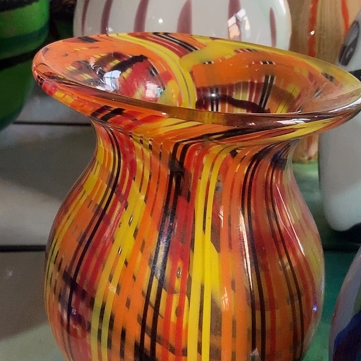 琉璃纯手工彩条花瓶