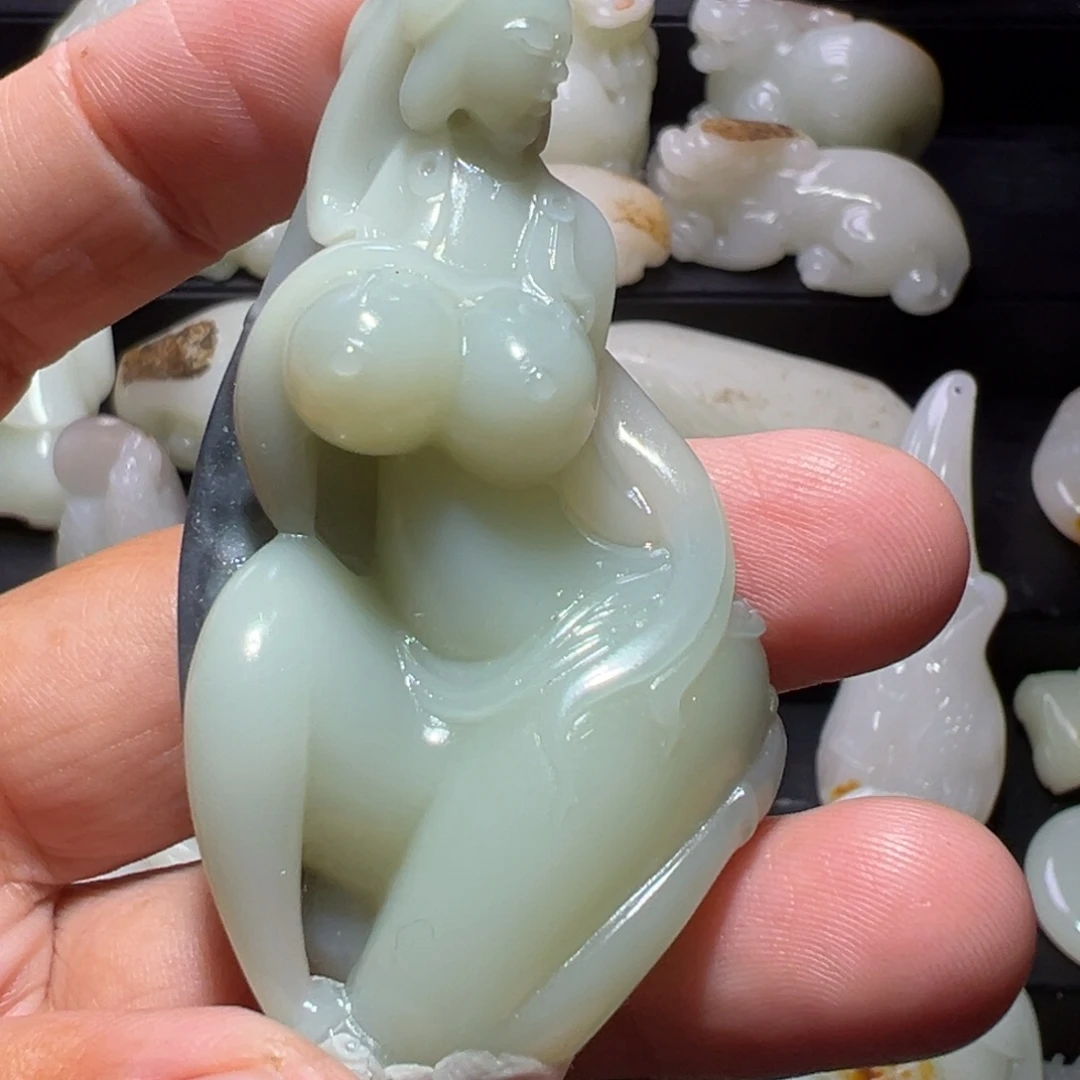 你***呀和田玉未镶嵌颈饰