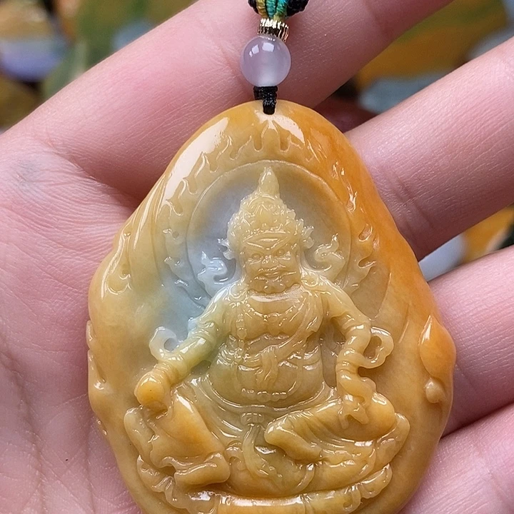 黄***雯颈饰未镶嵌翡翠缅甸翡翠