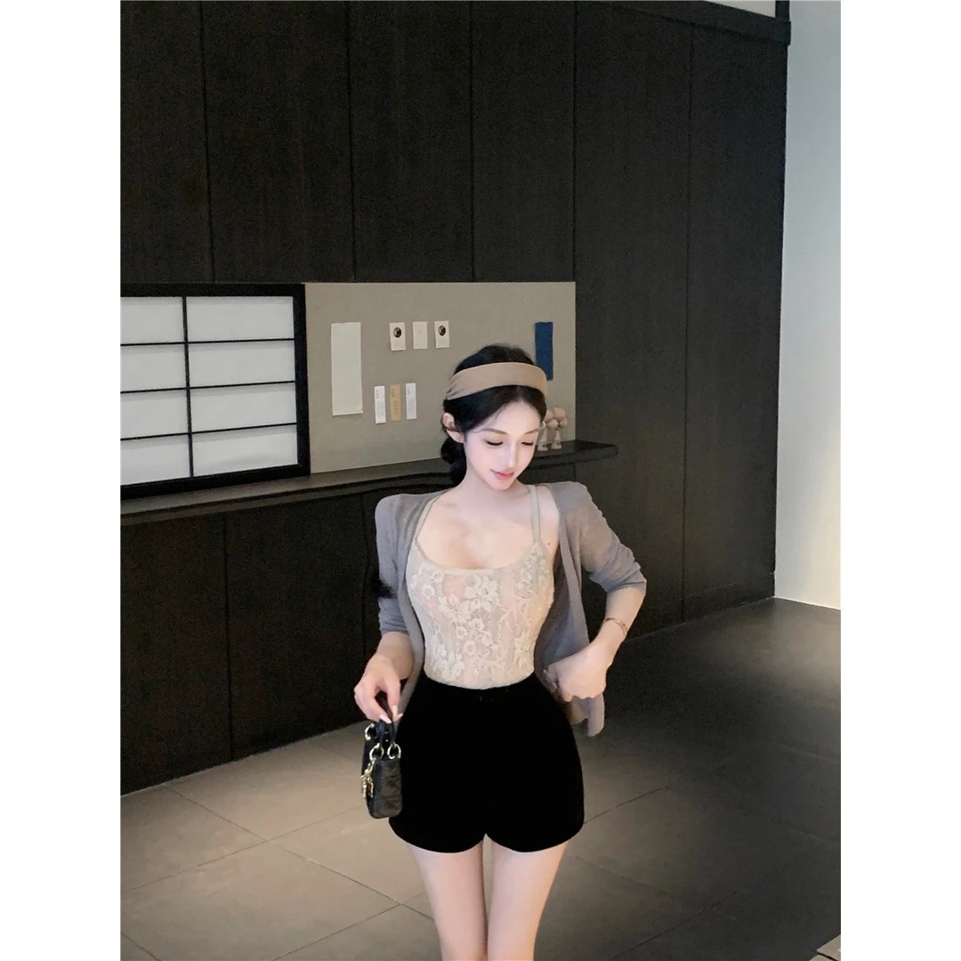 古早名媛风U领蕾丝背心长袖防晒开衫套装女高腰丝绒直筒裤三件套