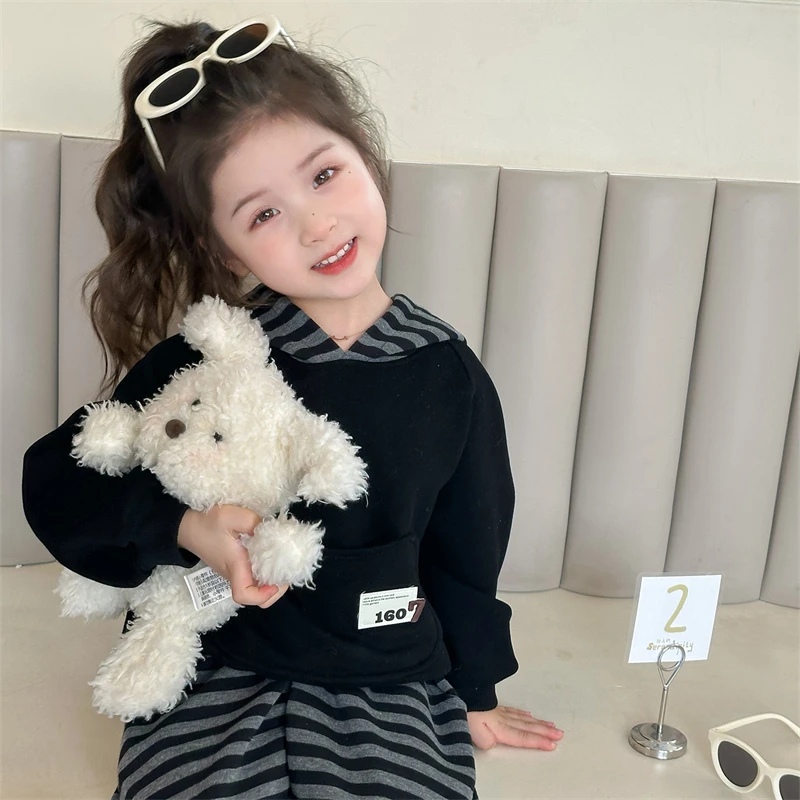 女童秋季新款儿童2025时尚洋气中小童韩版条纹连帽卫衣休闲风套装