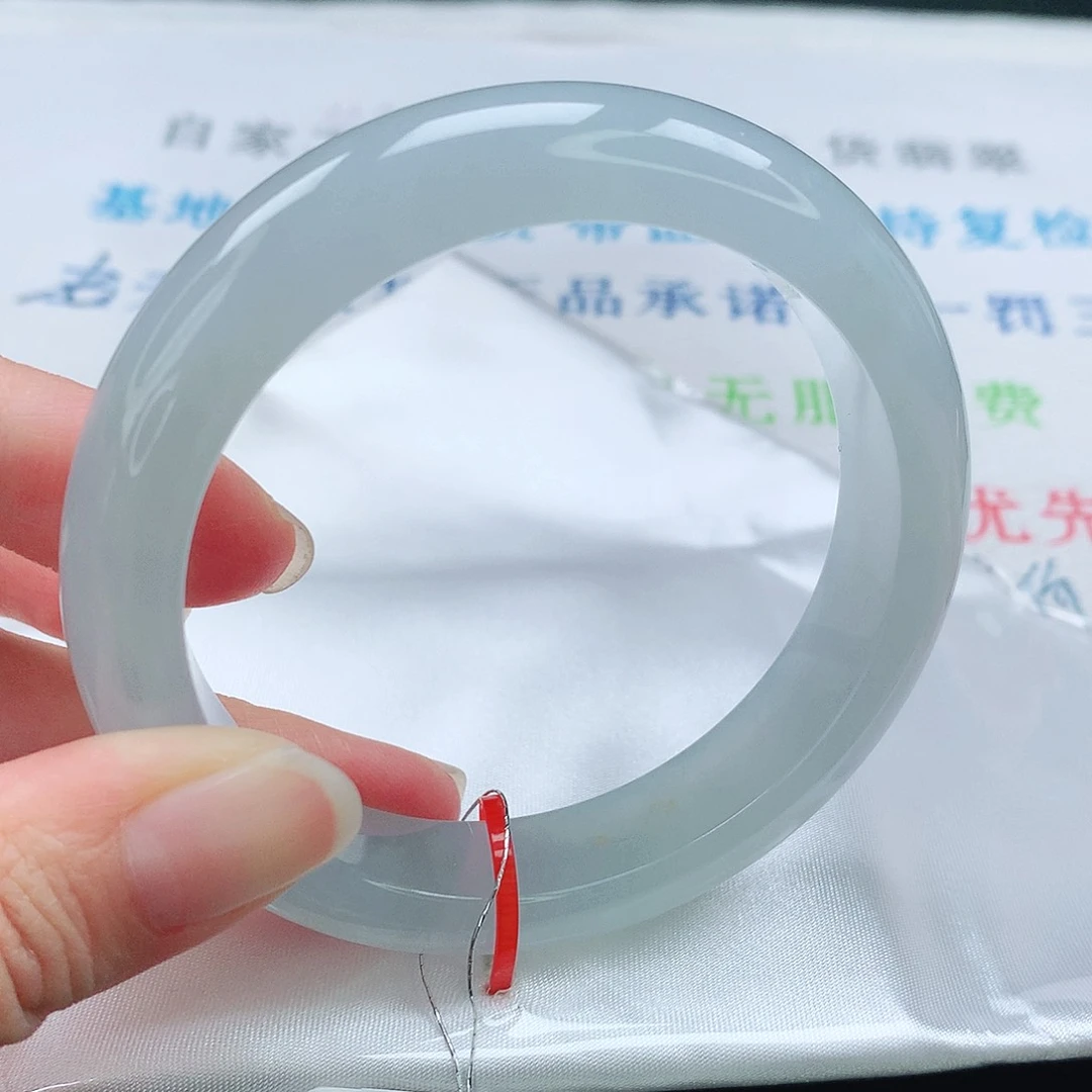 翡翠手镯未镶嵌不**情57➕圈