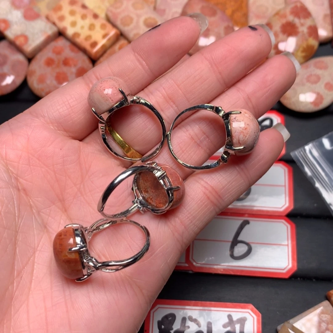 【闪购商品】硅化玉颈饰未镶嵌趾****鸡