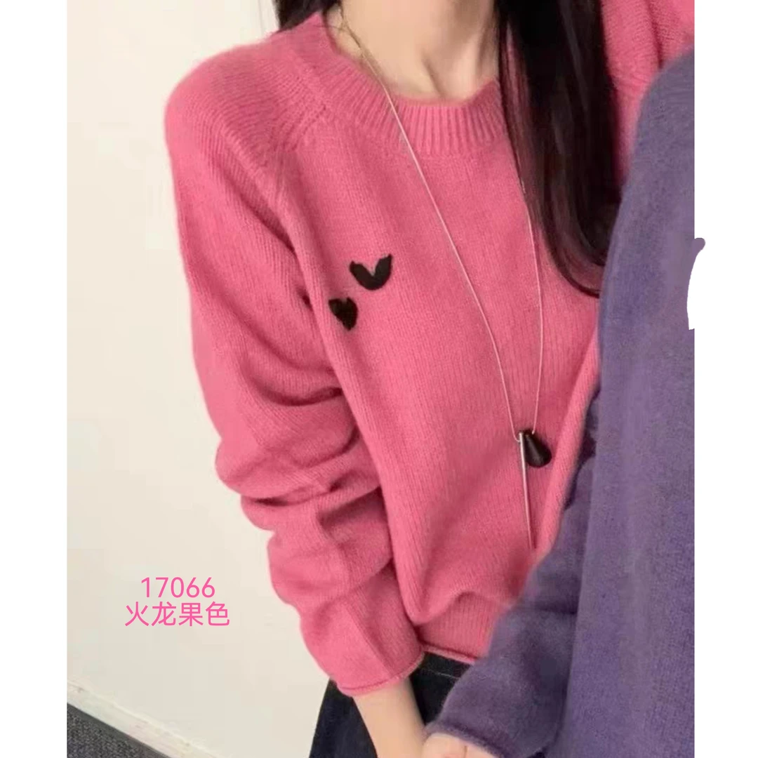 17066 WANGDAN（部分无水洗唛，介意慎拍)圆领两颗心长袖针织衫