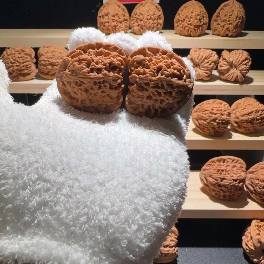 阳***仔吊坠文玩核桃42三角