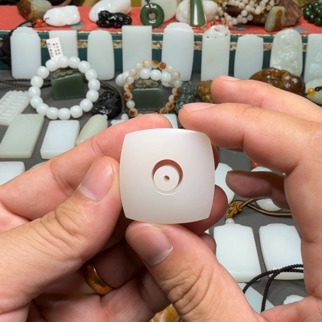 和田玉未镶嵌吊坠(不含链)
