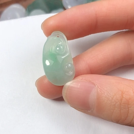 翡翠未镶嵌颈饰缅甸A货，每天下午1点半开播