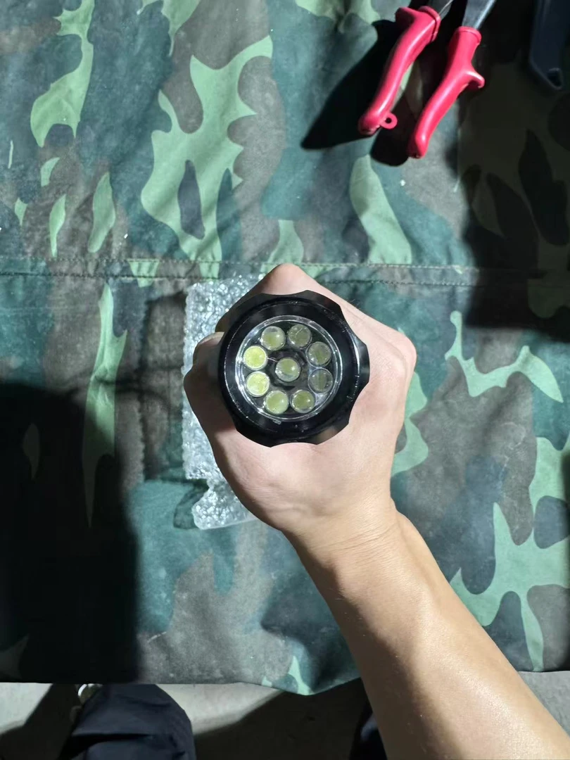 品质超亮强光充电手电筒家用耐用小型户外适用