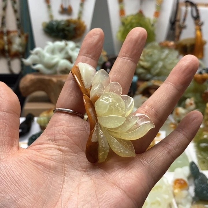 未镶嵌蛇纹石玉颈饰