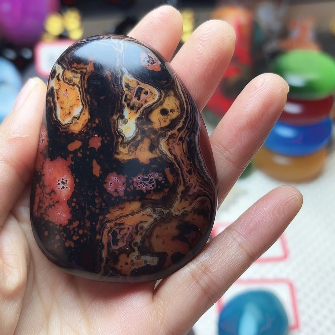 用***9玛瑙/玉髓未镶嵌珠宝半成品