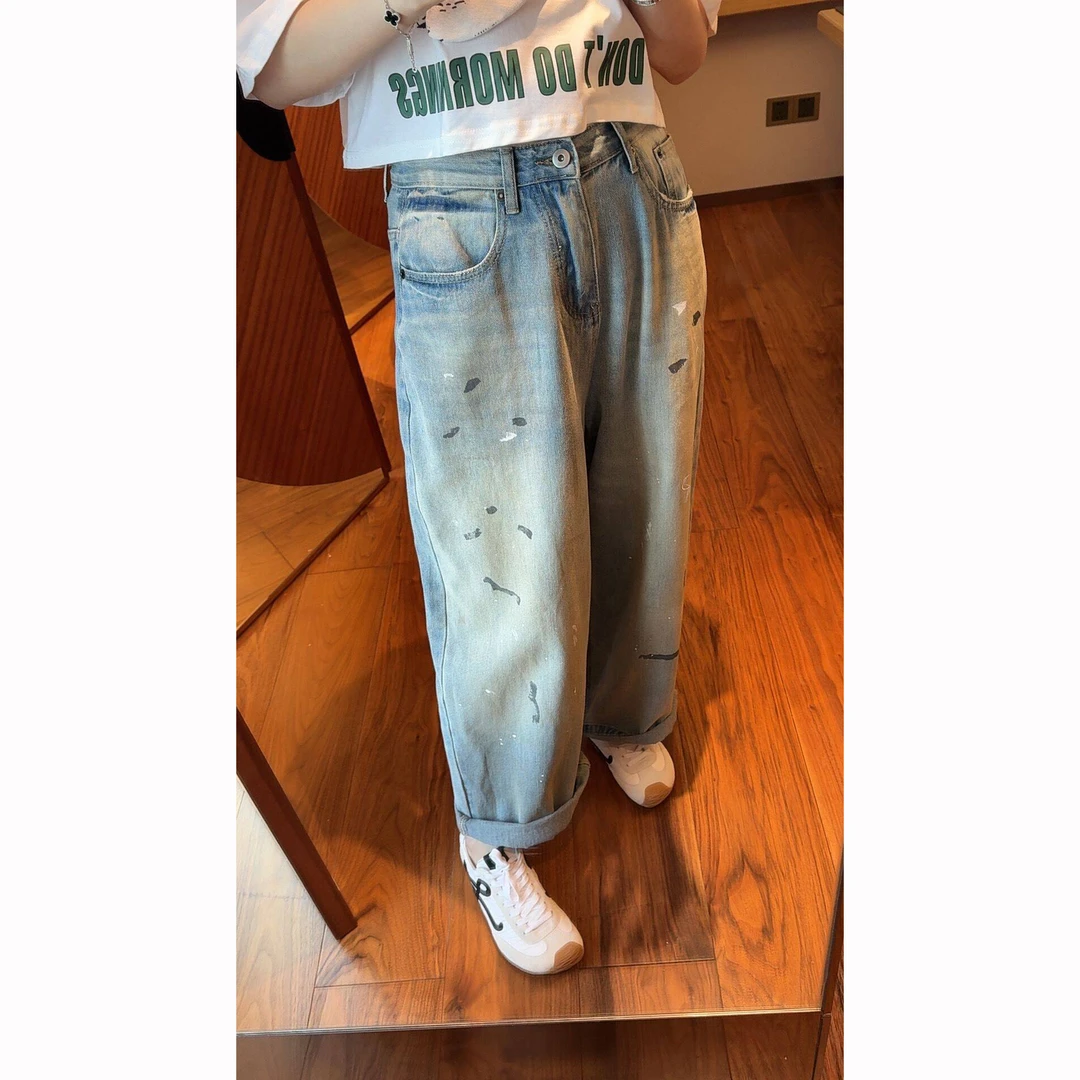 【张静芝】涂鸦喷漆做旧磨白浅蓝色牛仔裤