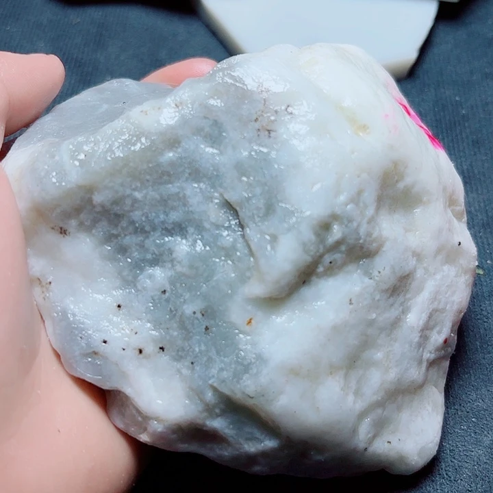 和田玉（糖玉）未镶嵌珠宝奇石