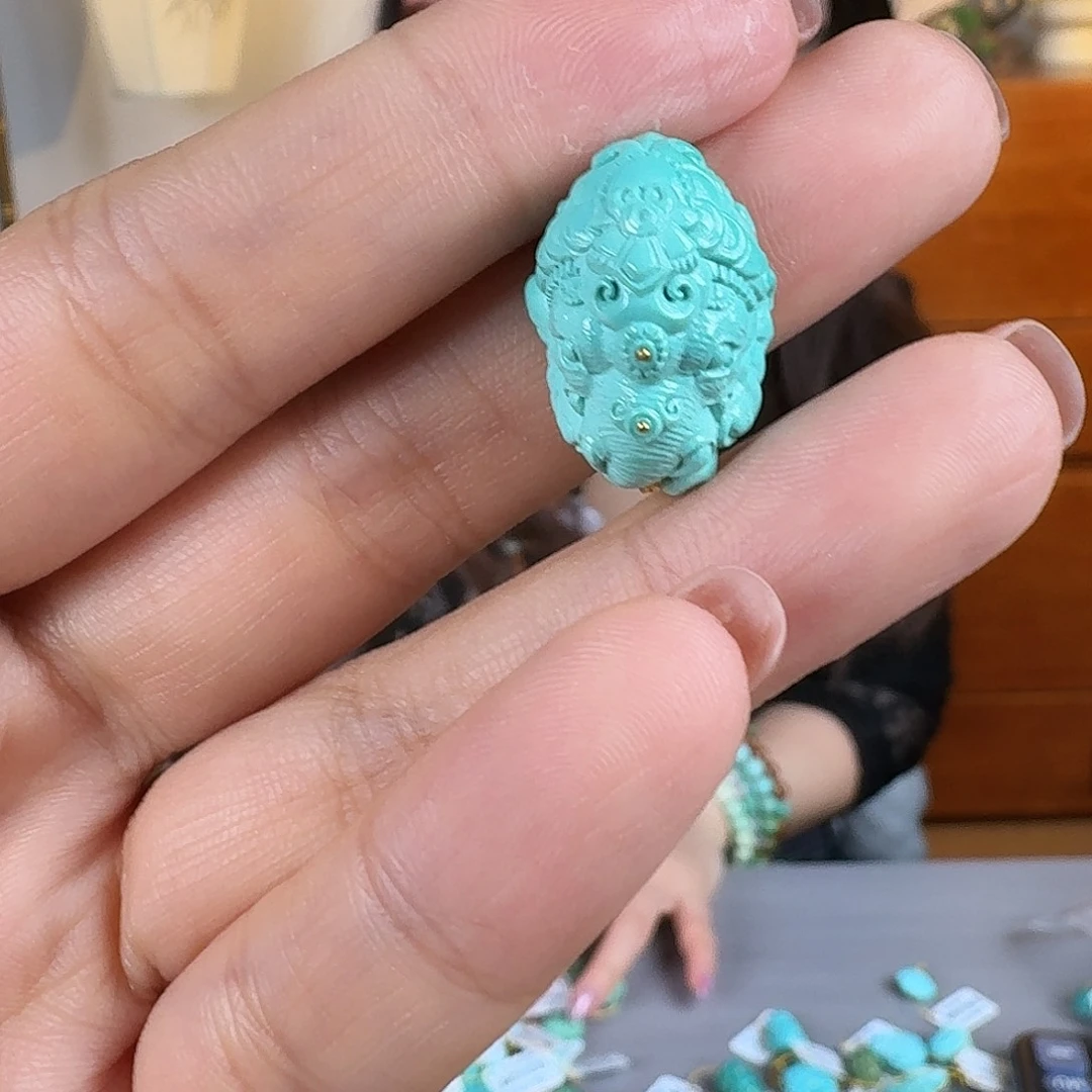 绿松石未镶嵌珠宝奇石