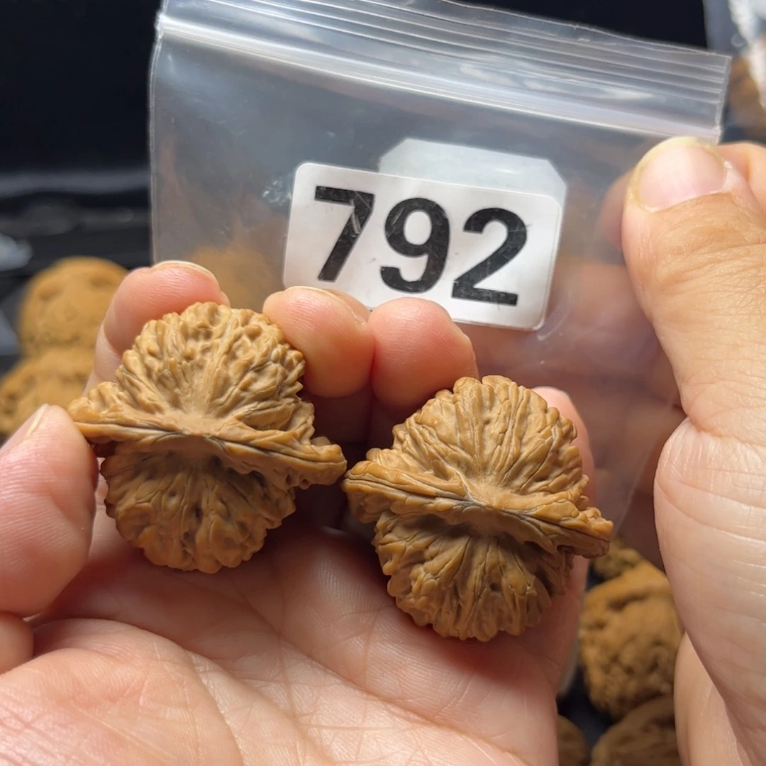 文玩核桃吊坠汗高楼3.7