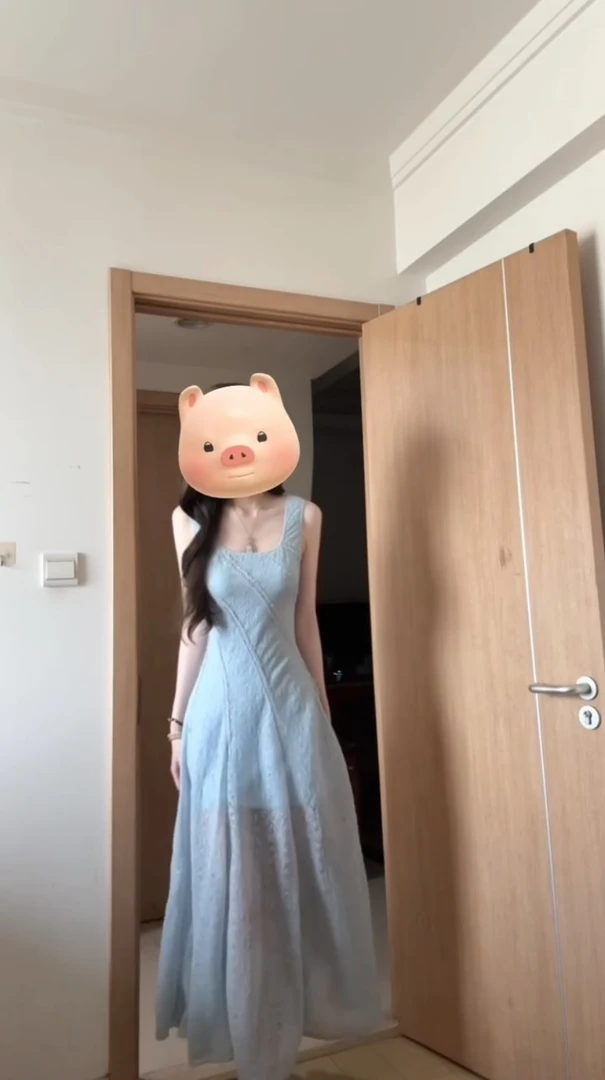 法式气质蓝色蕾丝吊带连衣裙女夏季新款海边度假风独特绝美长裙子