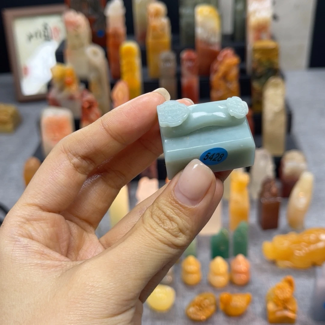 绯***烟寿山石印石5428。