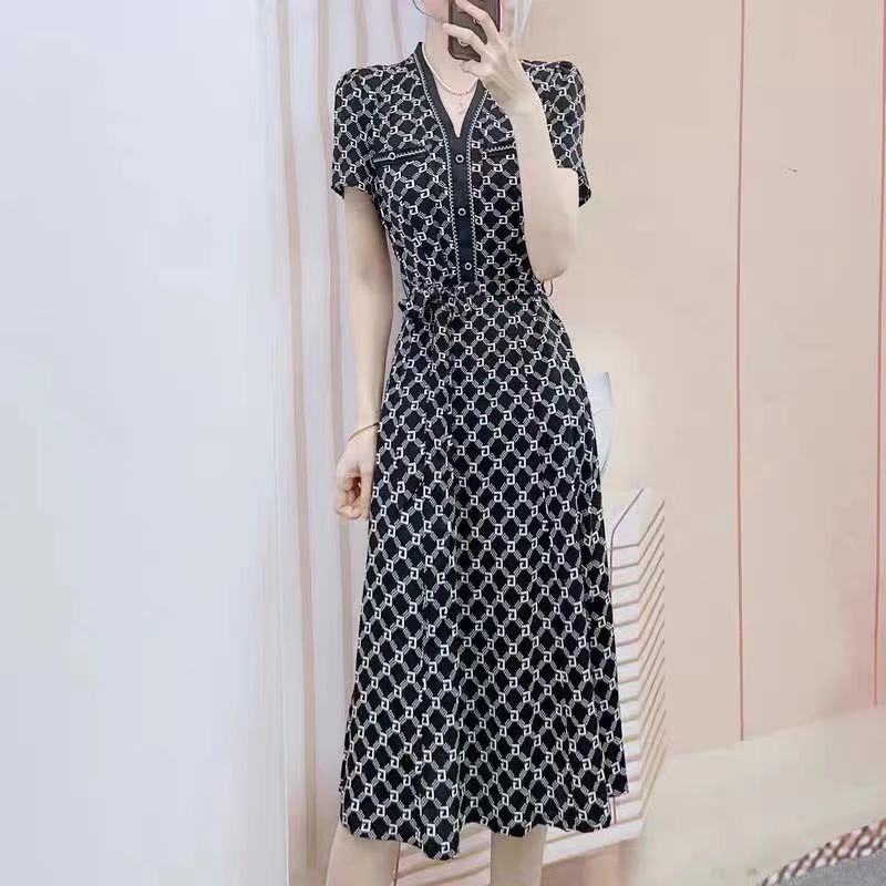 楠楠右3-1中157款裙子