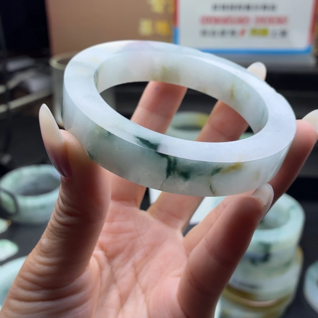琼***定制翡翠未镶嵌翡翠
