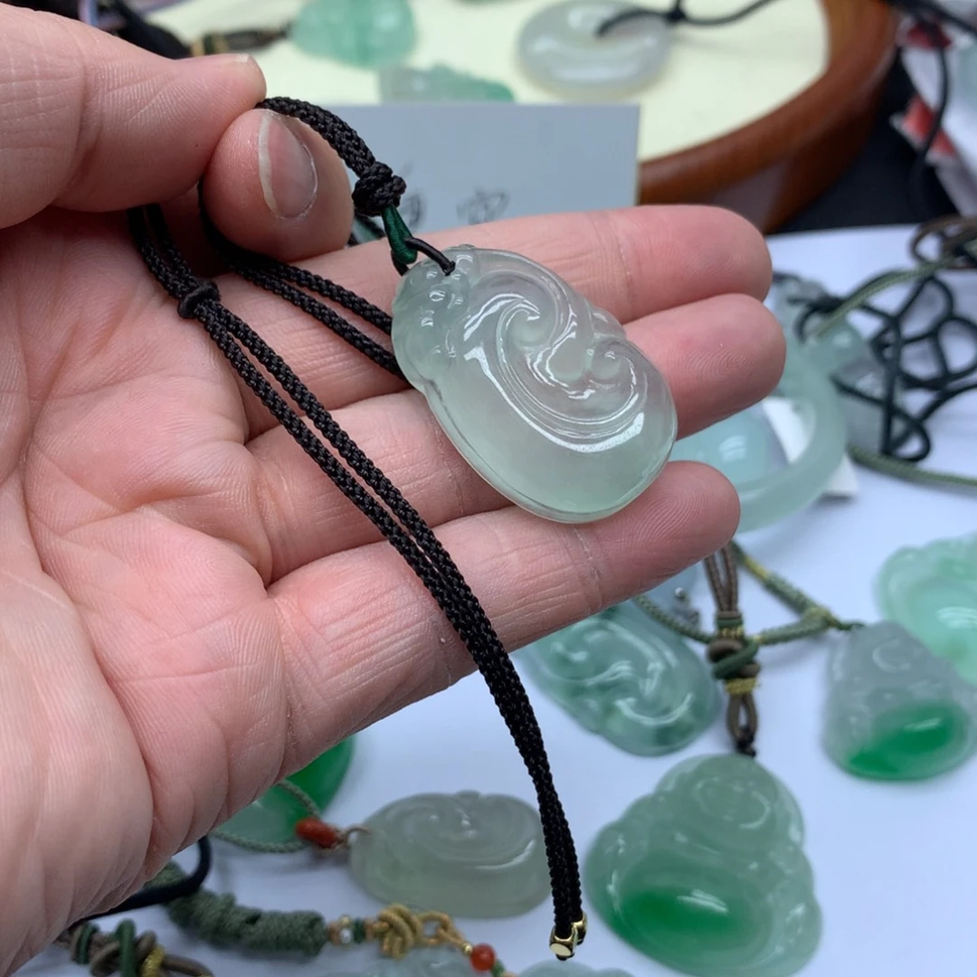 用***3高端定制如意吊坠