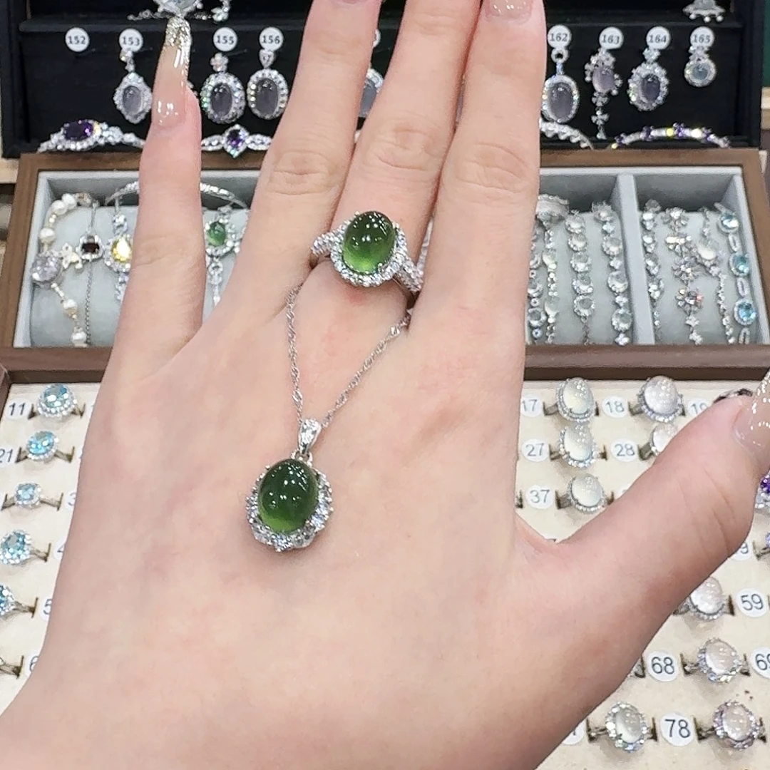 小****蛇纹石玉银S925镶嵌颈饰