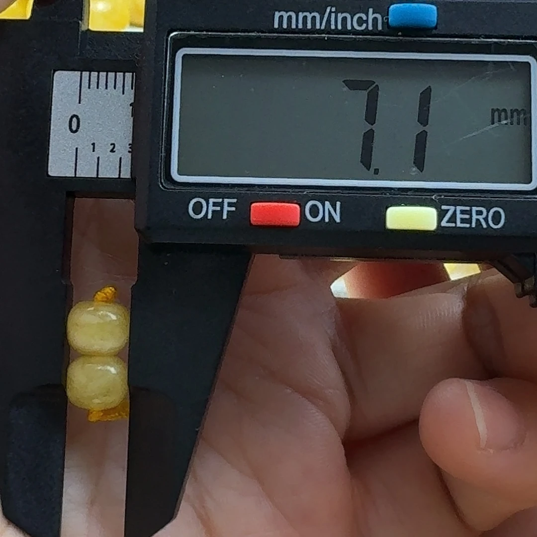 老***高蜜蜡未镶嵌裸石28杂