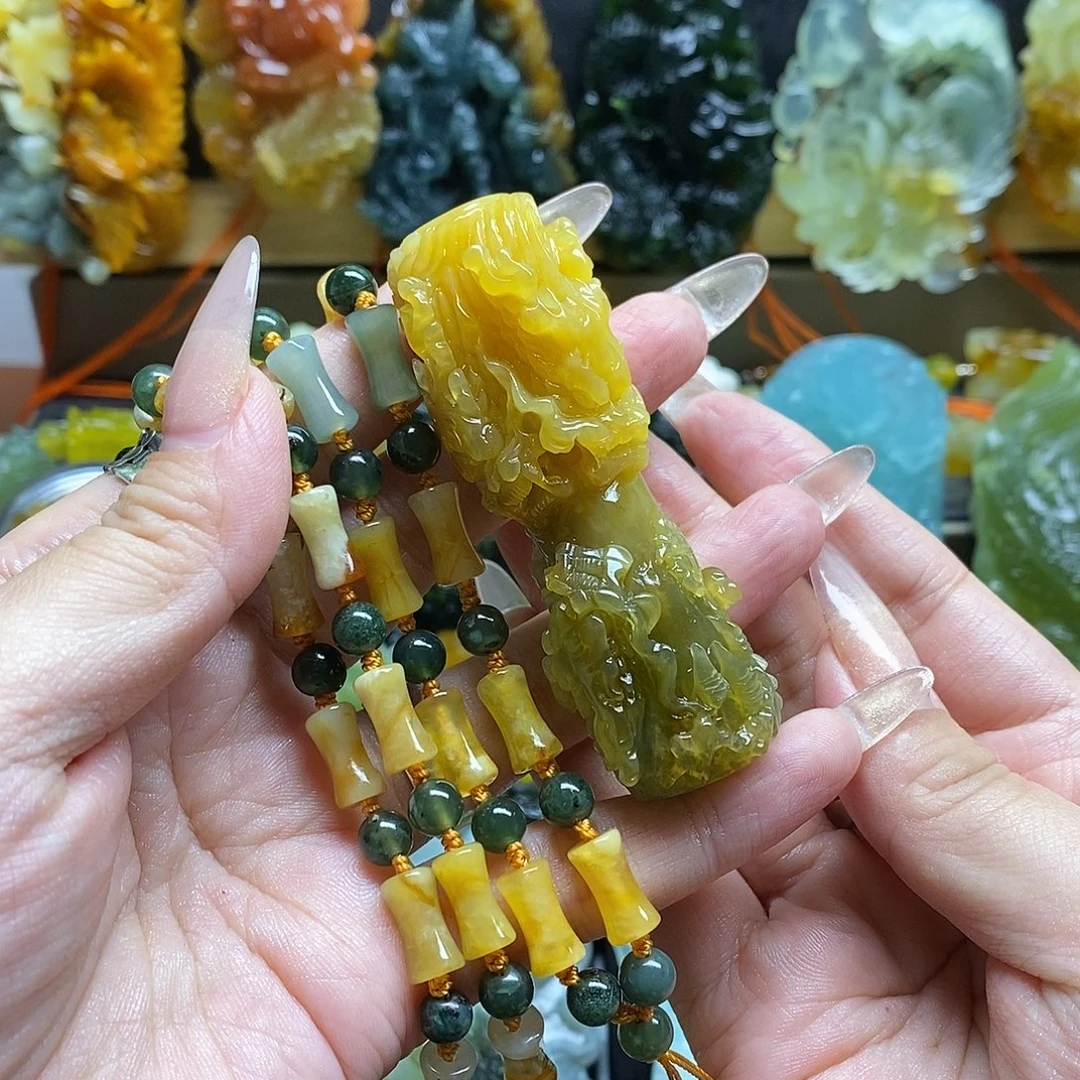 黄***3蛇纹石玉未镶嵌颈饰