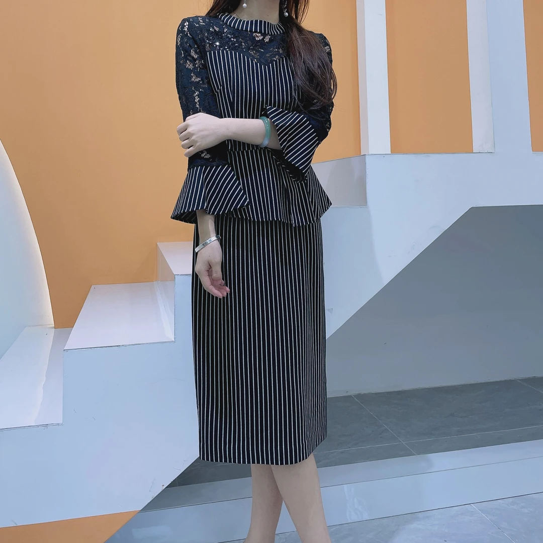 ［依易原创］设计感气质名媛蕾丝拼接连衣裙