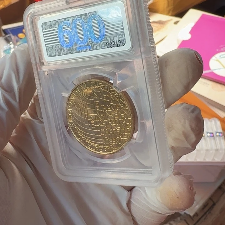 其他普通金属带1克银，紫禁城币