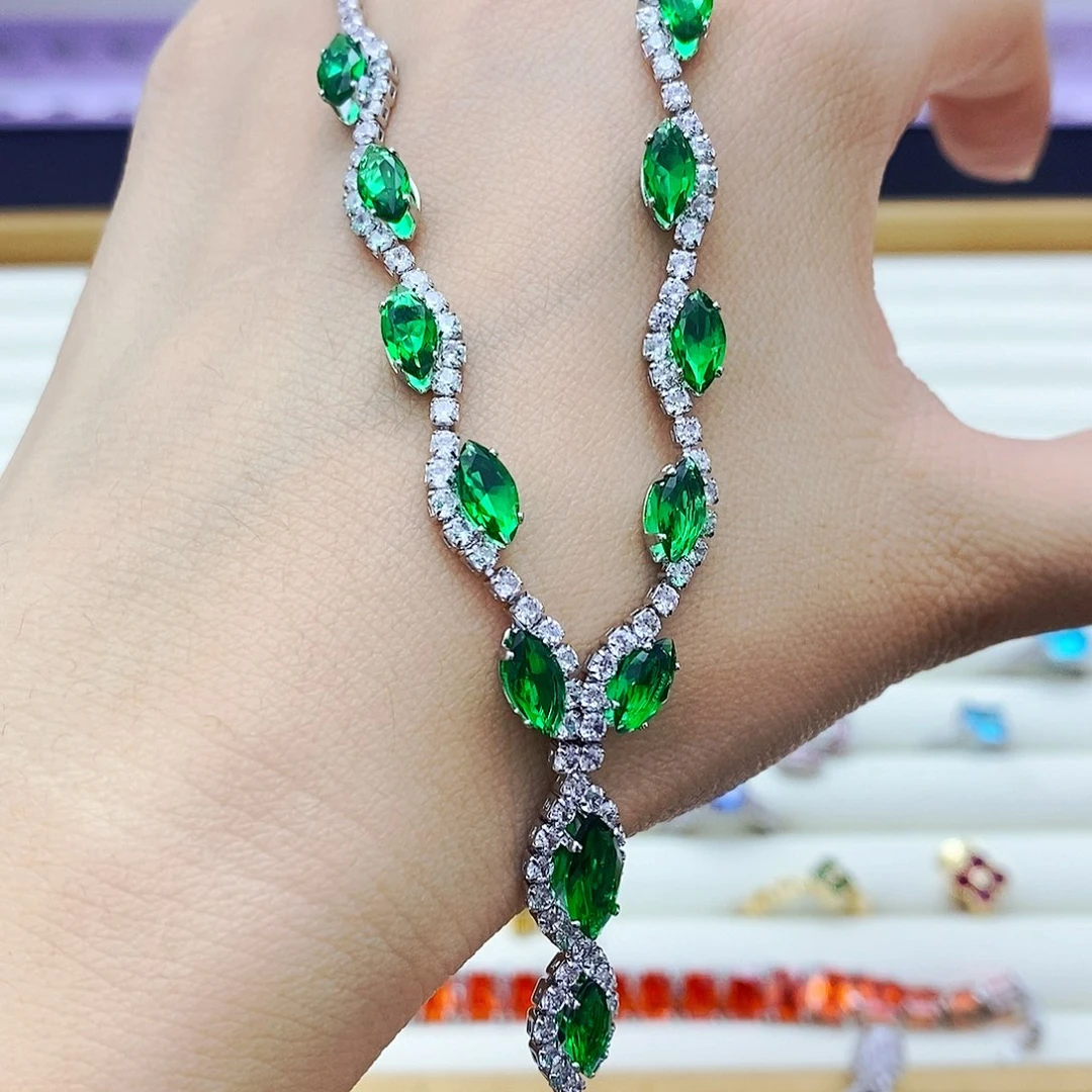 颈饰未镶嵌祖母绿