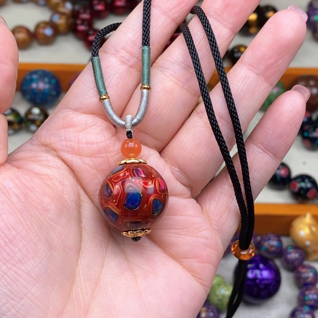 2.0极光红大欧。