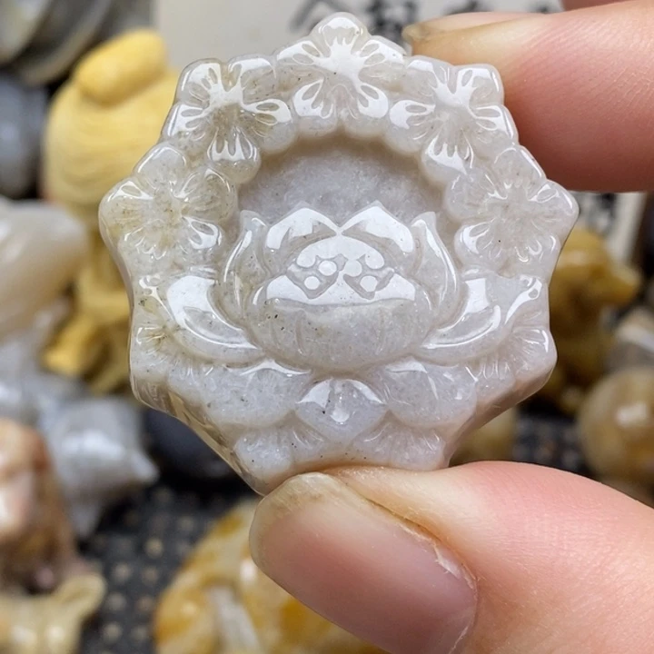 硅化珊瑚（珊瑚玉）未镶嵌颈饰