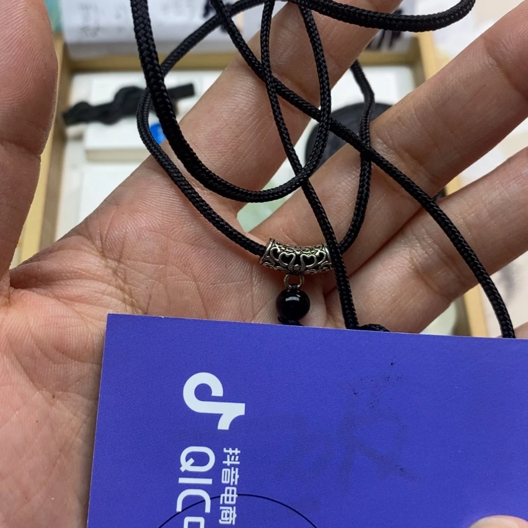 蛇纹石玉未镶嵌颈饰梦***?