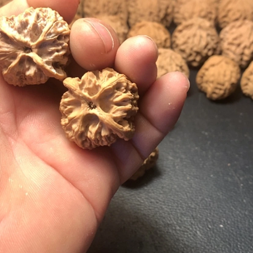 【闪购商品】文玩核桃吊坠卫****店苹果