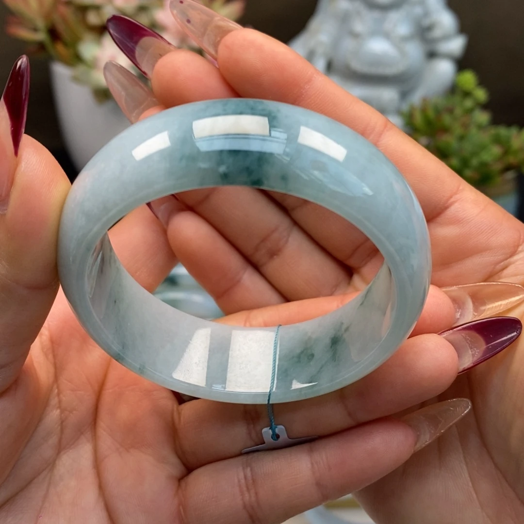 翡翠手镯未镶嵌天然